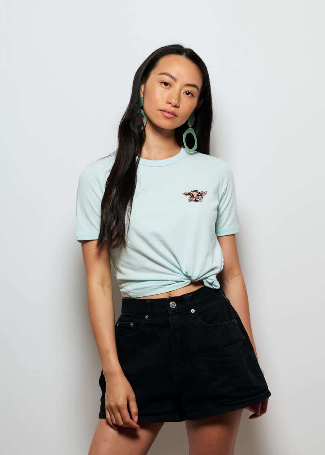 T shirt fantasy brodé vert pour femme avec broderie hibou, photo de face