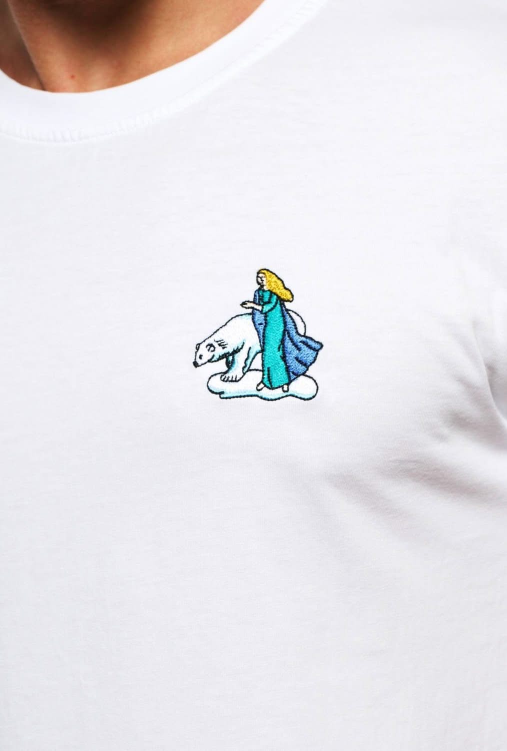 Tshirt original brode blanc pour homme avec broderie ours polaire, zoom